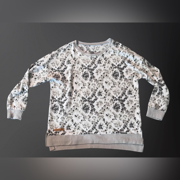 Patterned Pullover Sweater - Picture 2 of 5